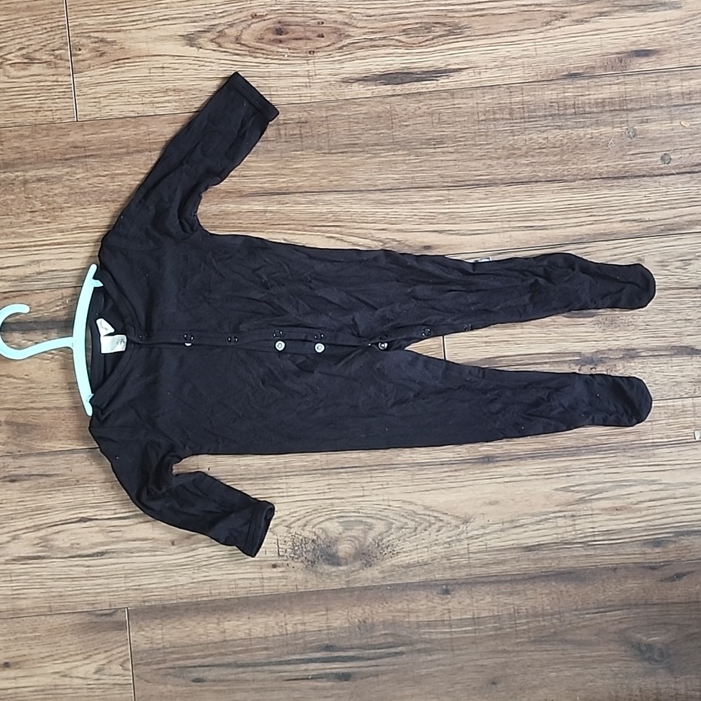 Kyte midnight 3-6m footie EUC